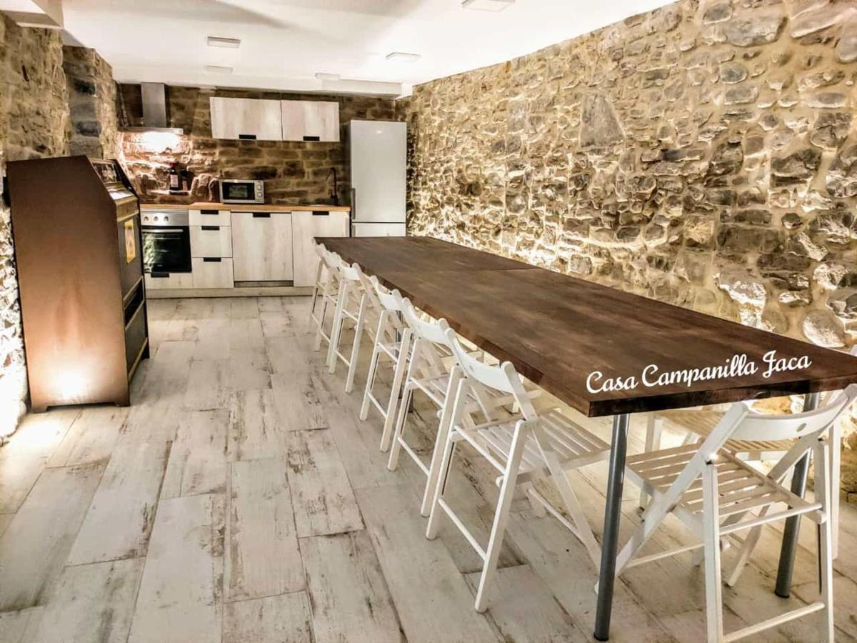 Casa Campanilla Jaca Hotell Eksteriør bilde